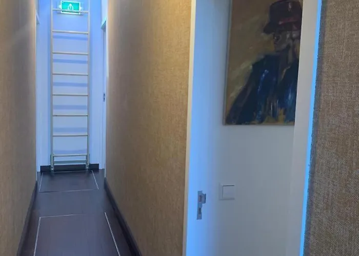 Hotelschip City, In De Zomer En De Winter! * Amsterdam