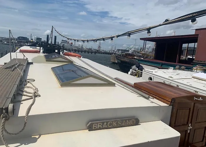 Hotelschip City, In De Zomer En De Winter!